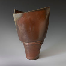 Load image into Gallery viewer, (#08) Shield Vase

